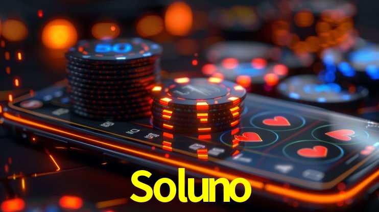 Una escena digital vívida inspirada en casino con Soluno mostrado prominentemente, luces brillantes, fichas, cartas y acentos dorados.